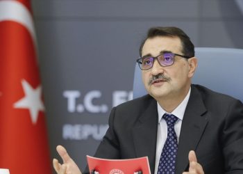 Bakan Dönmez: Depremzedelerin elektrikte 3.13 milyar, doğalgazda 953 milyon lira faturası silindi