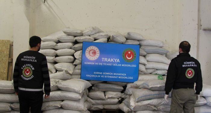 Pekcan: Kapıkule’de gerçekleştirilen operasyonda 2 ton 70 kilogram esrar ele geçirilerek yeni bir rekora imza atıldı