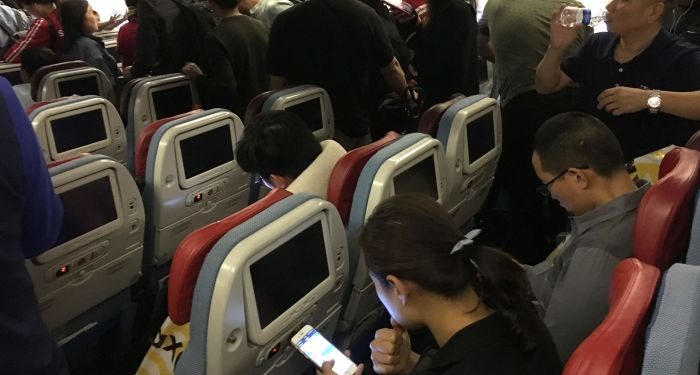 Uçakta cep telefonunu kapatmayana 2 bin 603 lira ceza