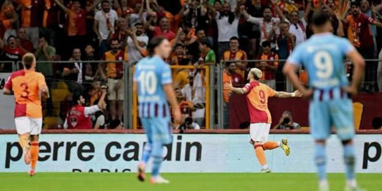 Icardi derbide şov yaptı! Galatasaray ilk galibiyetini aldı