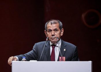 Özbek’ten flaş Beşiktaş açıklaması: Neden hala FETÖ’nün değirmenine su taşıyorsunuz