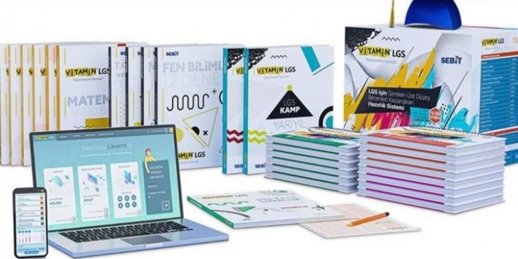 Türk Telekom LGS’ye hazırlanan öğrencilerin yanında