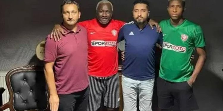 Yattara futbola geri döndü! İstanbul ekibiyle anlaştı
