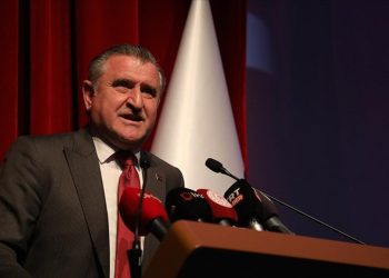 Bakan Bak’tan Rıza Kayaalp’e tebrik