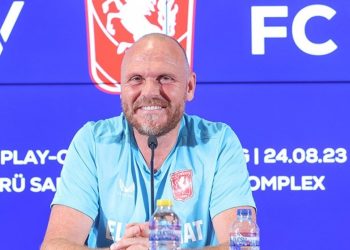 Twente teknik direktörü Oosting’den, Fenerbahçe’ye övgü